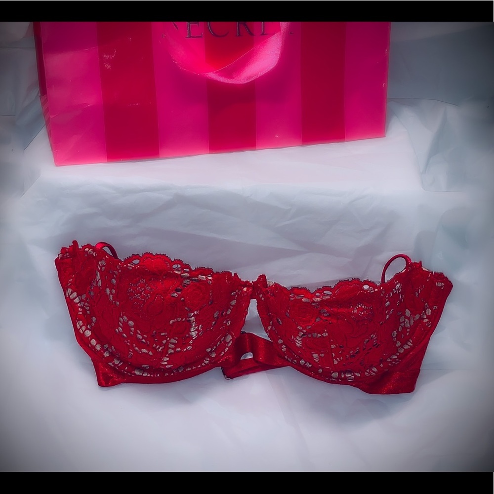 Gorgeous Red Victoria’s Secret Bra - Picture 3 of 4
